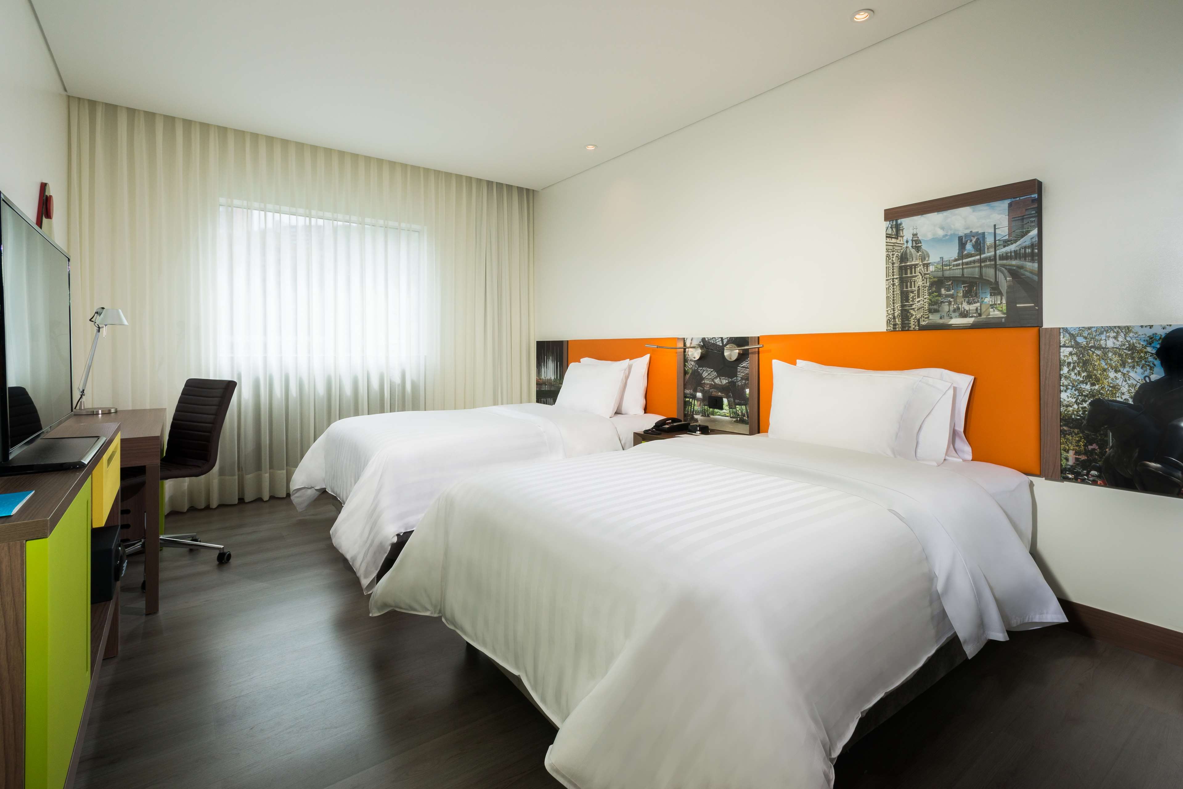 Hampton by Hilton Medellin, Antioquia Room Type - 2 TWINS W FRIDGE NO SMOKE