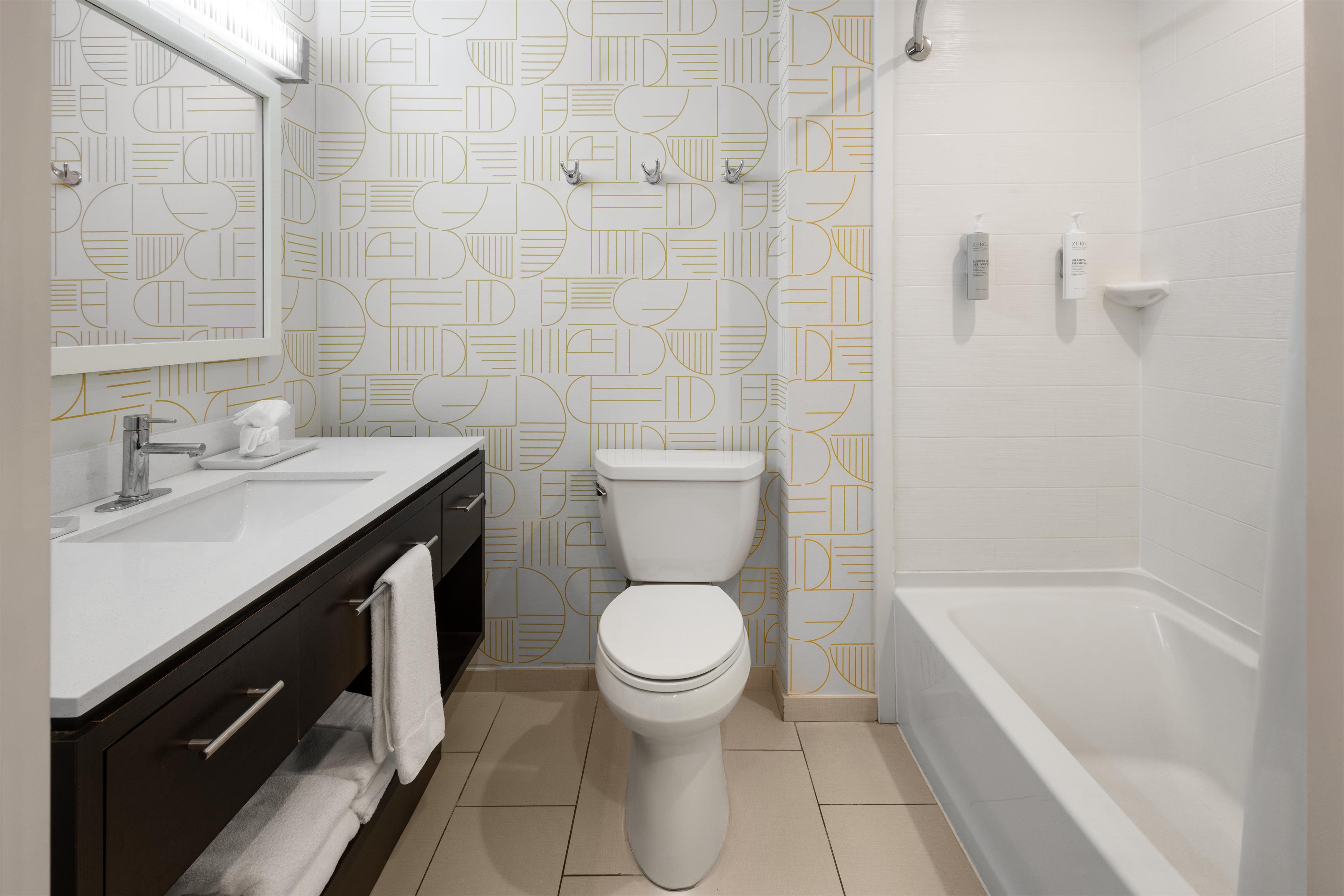 Guest room bath