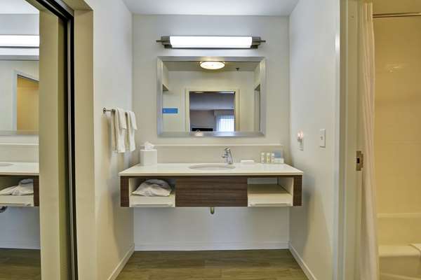  - Hampton Inn & Suites Ashland - I-71, Exit 186