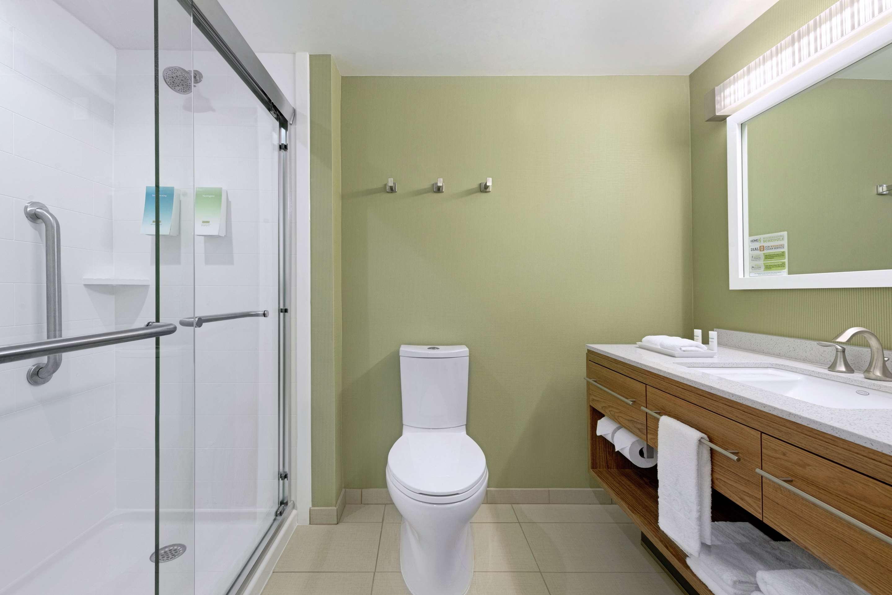 Guest room bath