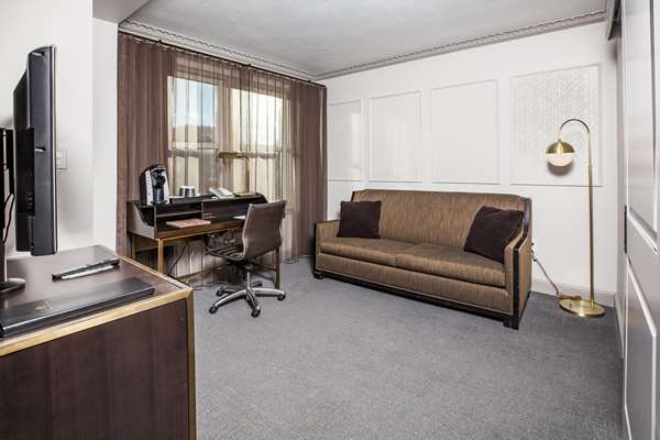  - Hotel Phillips Kansas City