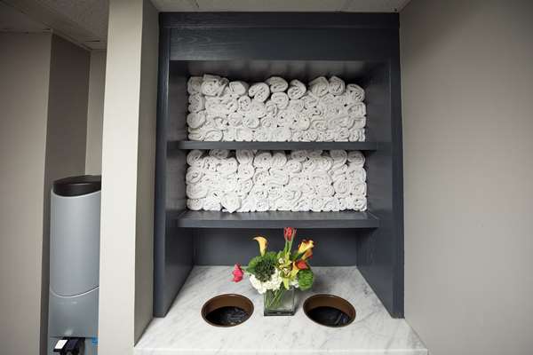 Fitness/ Exercise Room - Hotel Phillips Kansas City