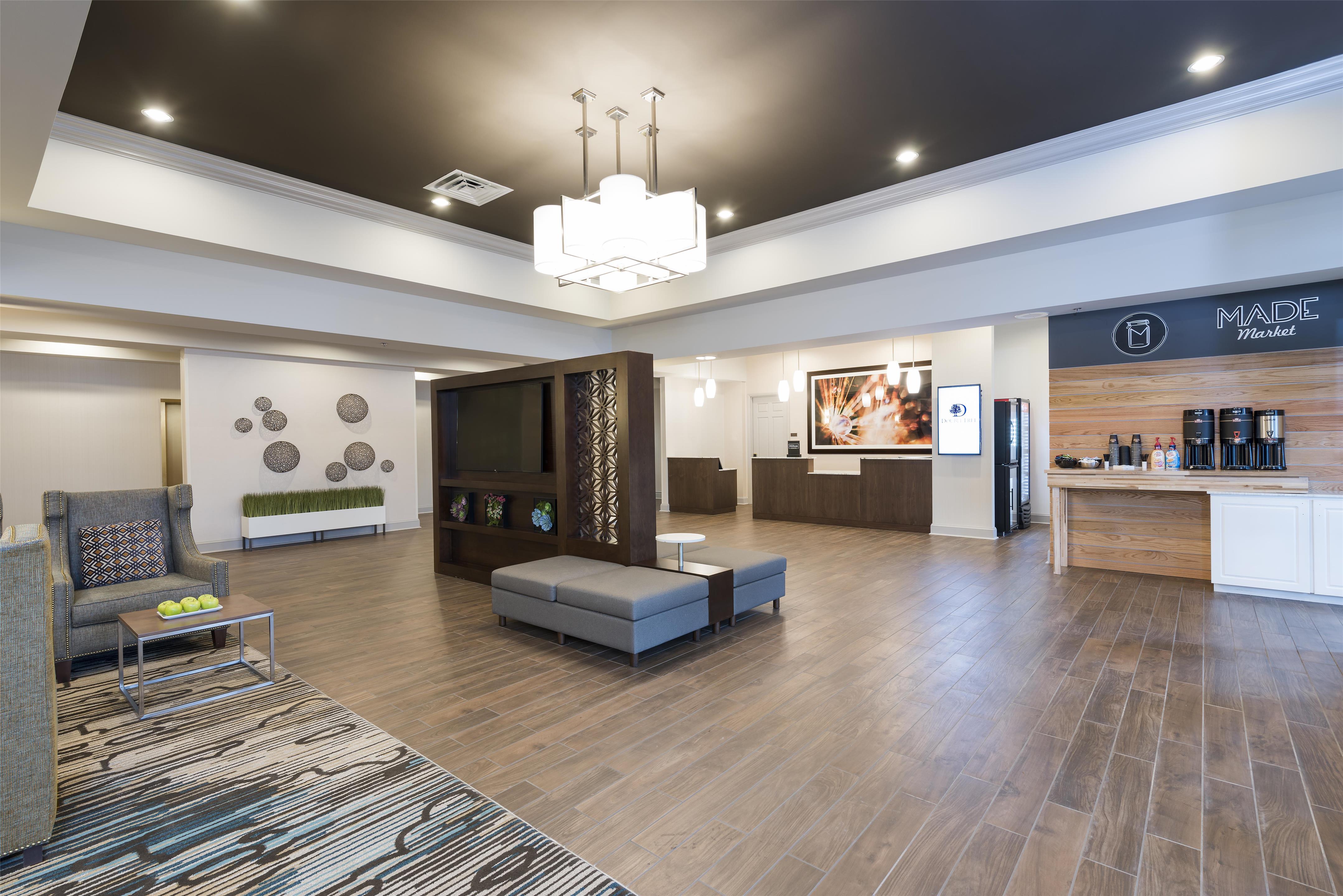 Reception | Doubletree by Hilton Pleasant Prairie Kenosha