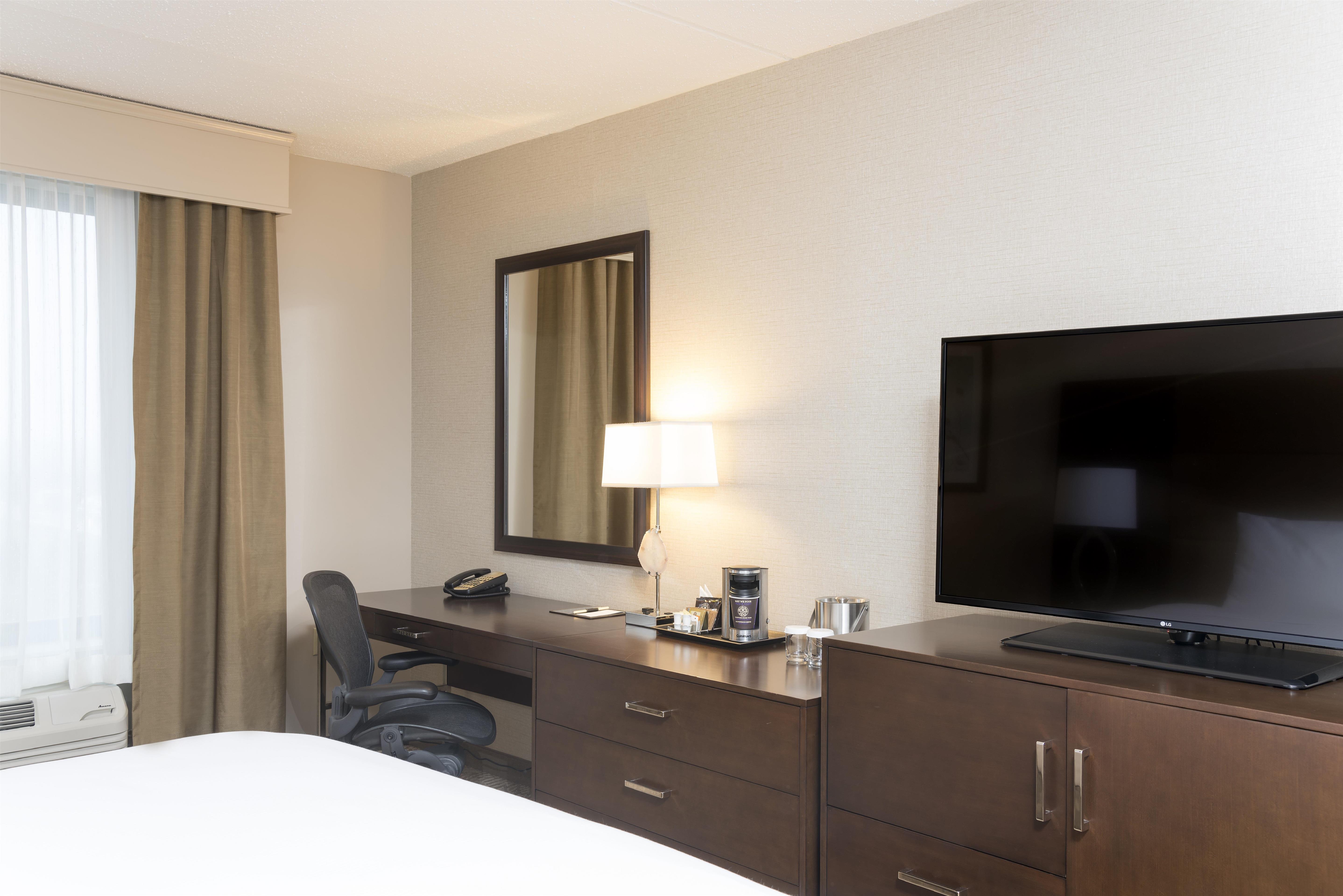Doubletree by Hilton Pleasant Prairie Kenosha Room Type - 1 KING BED