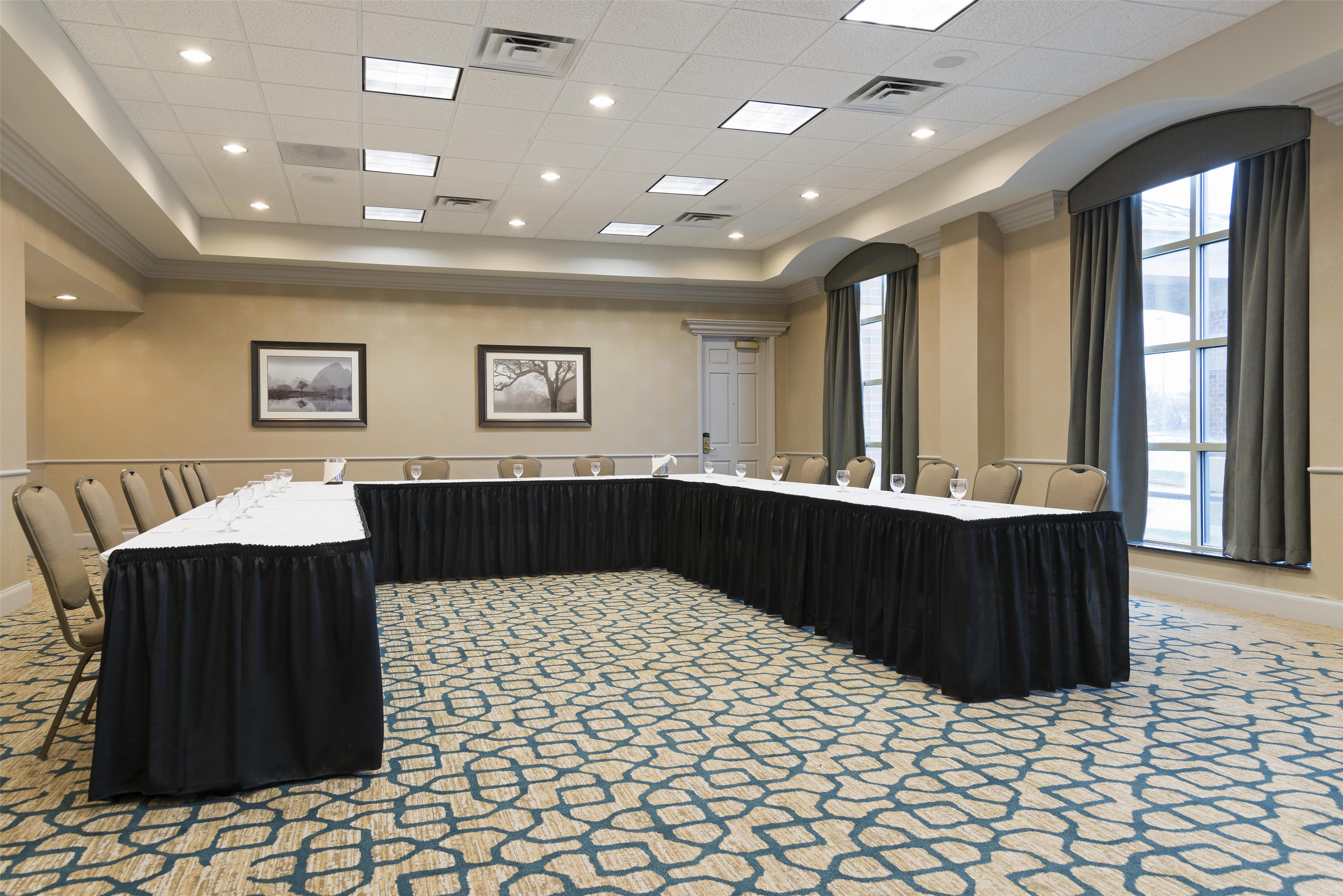 Meeting Room | Doubletree by Hilton Pleasant Prairie Kenosha