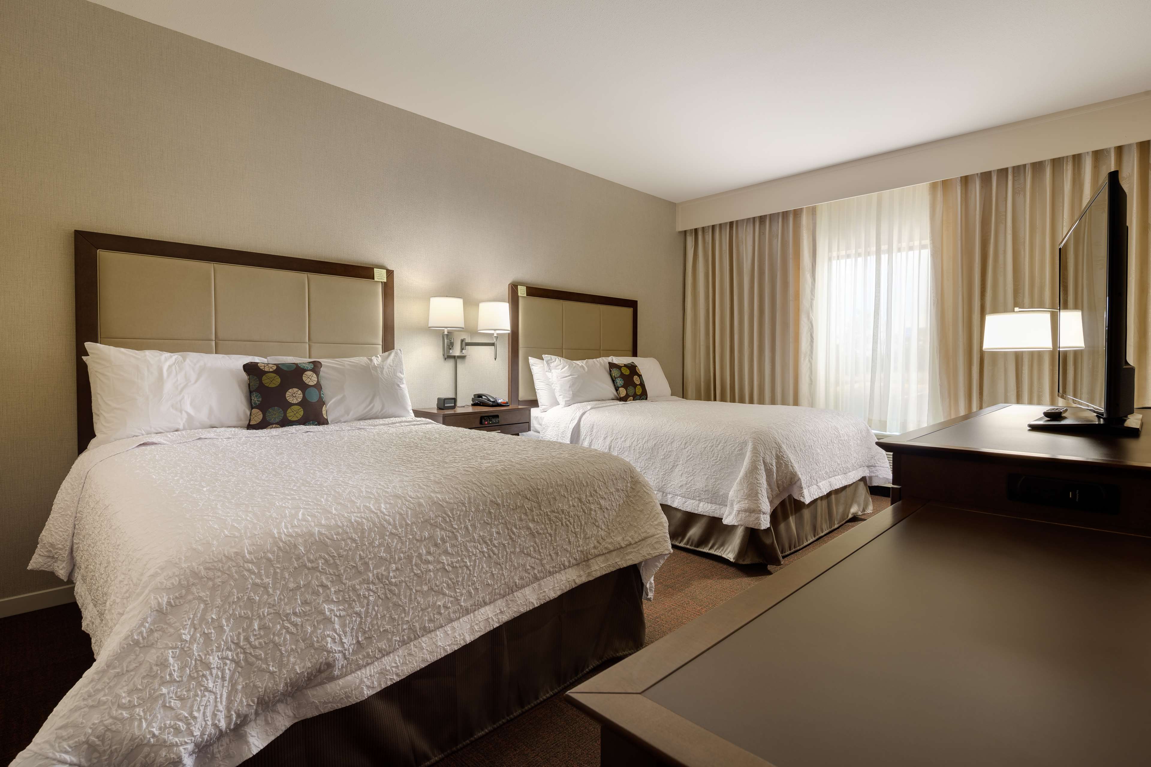 Hampton Inn by Hilton Morristown, I-81 Room Type - 2 QNS MICROWV FRIDGE NS