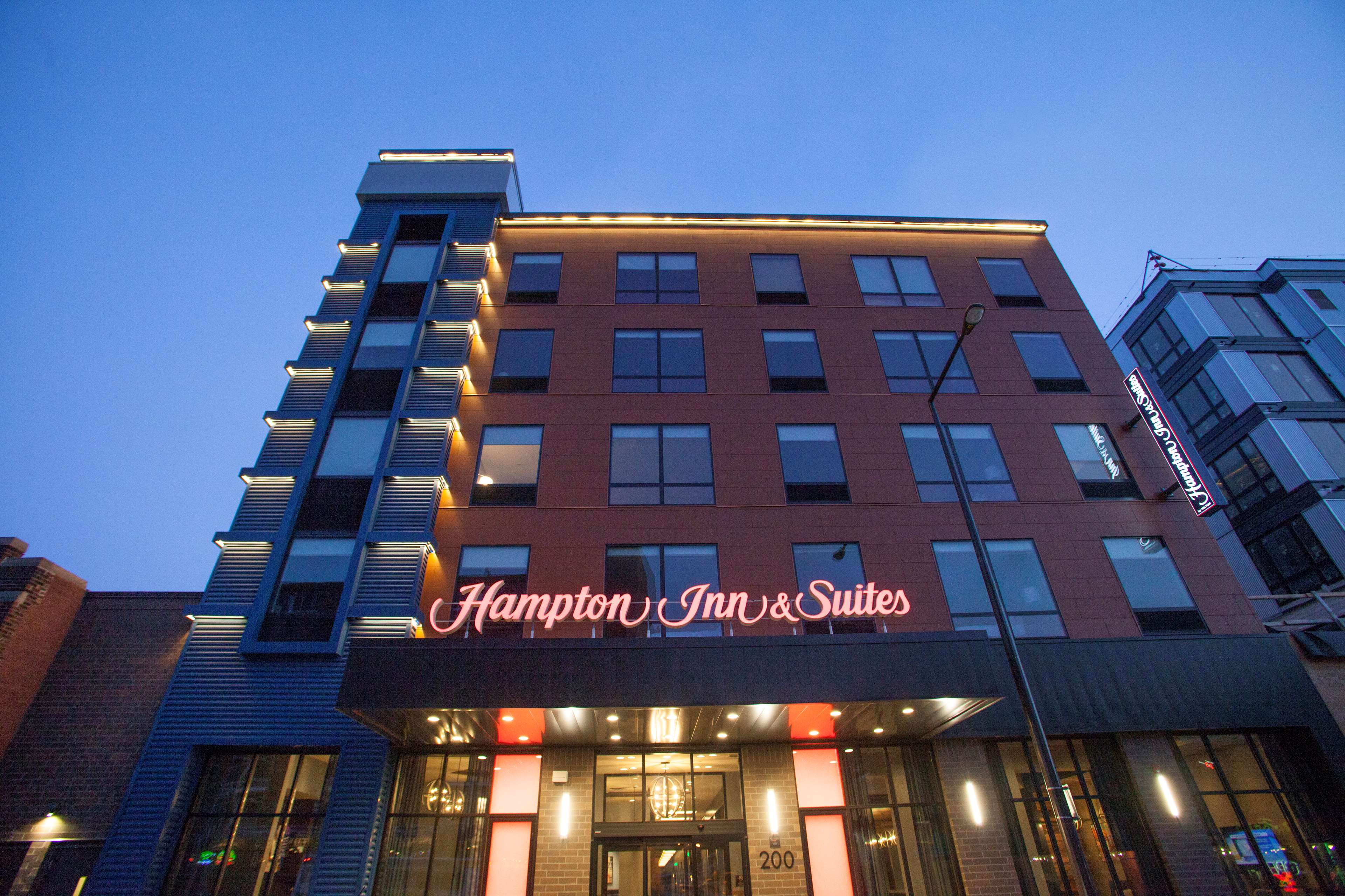 Hampton Inn & Suites by Hilton Downtown St. Paul, Ramsey