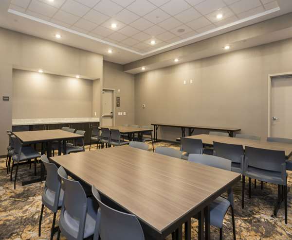  - Hampton Inn & Suites University Minneapolis - I-94, Exit 235B