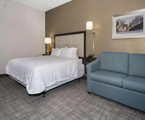  - Hampton Inn & Suites University Minneapolis - I-94, Exit 235B