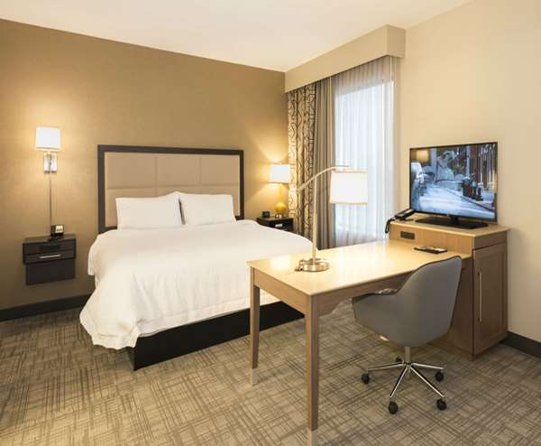  - Hampton Inn & Suites University Minneapolis - I-94, Exit 235B