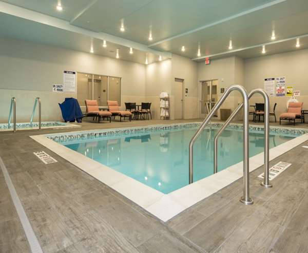 Pool - Hampton Inn & Suites University Minneapolis - I-94, Exit 235B