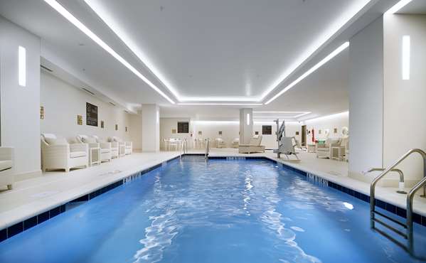 Pool - Hilton Garden Inn Roslyn