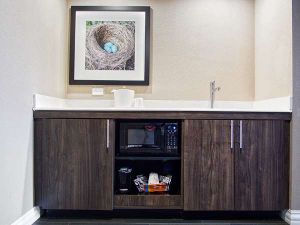  - Hampton Inn & Suites Moore - I-35, Exit 118