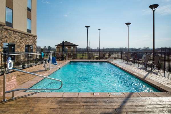 Pool - Hampton Inn Paragould