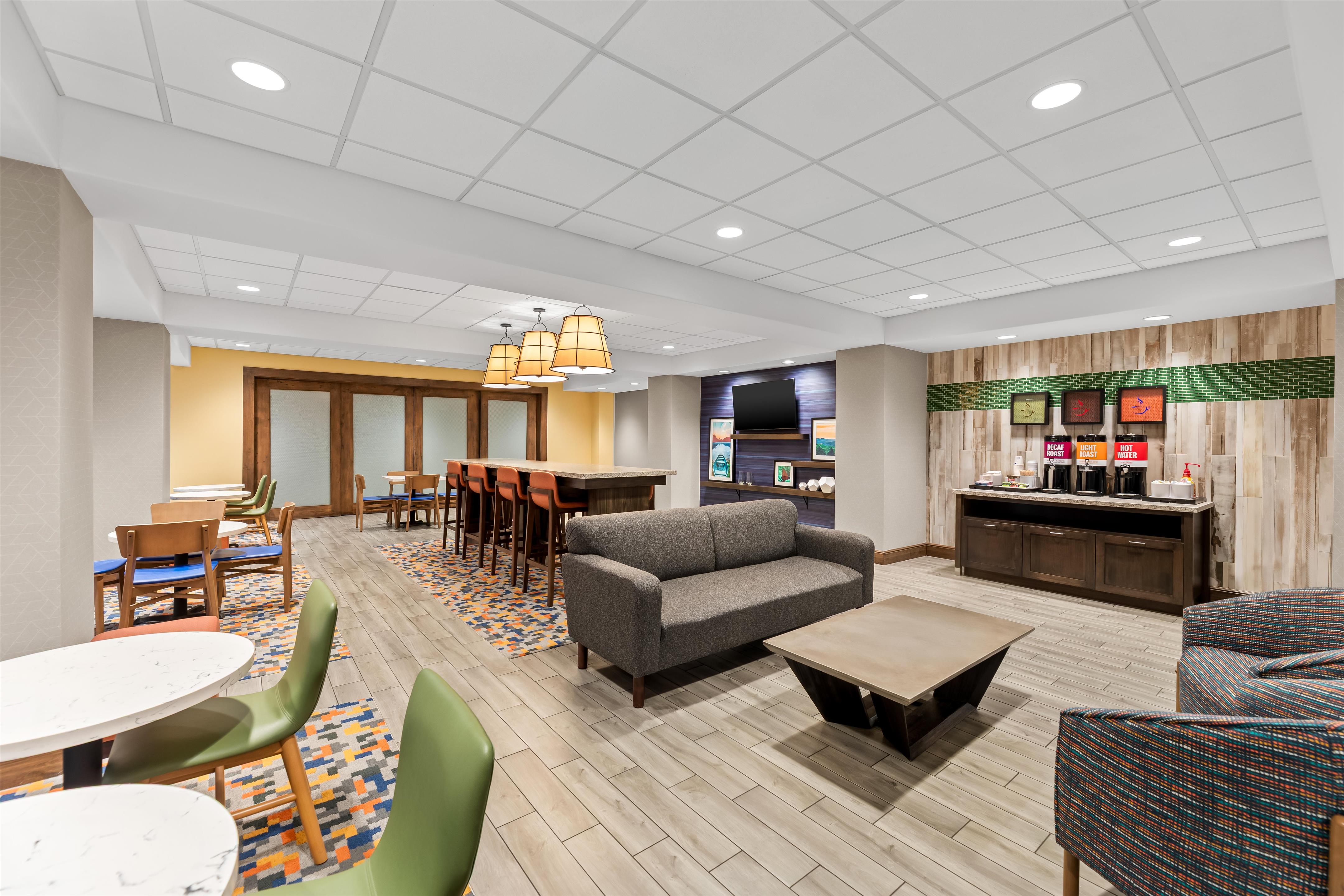 Lobby | Hampton Inn Paragould