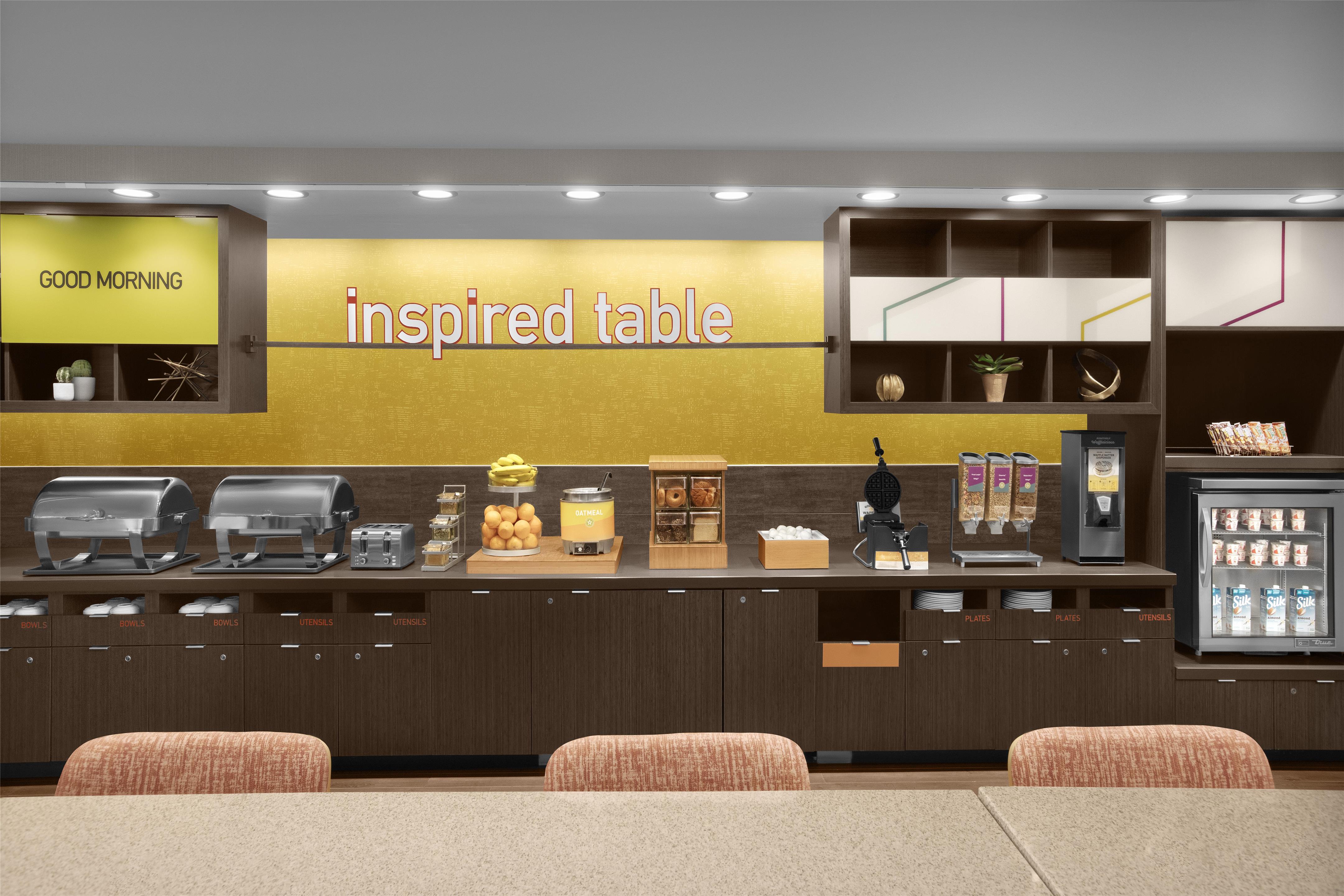 Breakfast Area | Home2 Suites by Hilton Glendale - Westgate