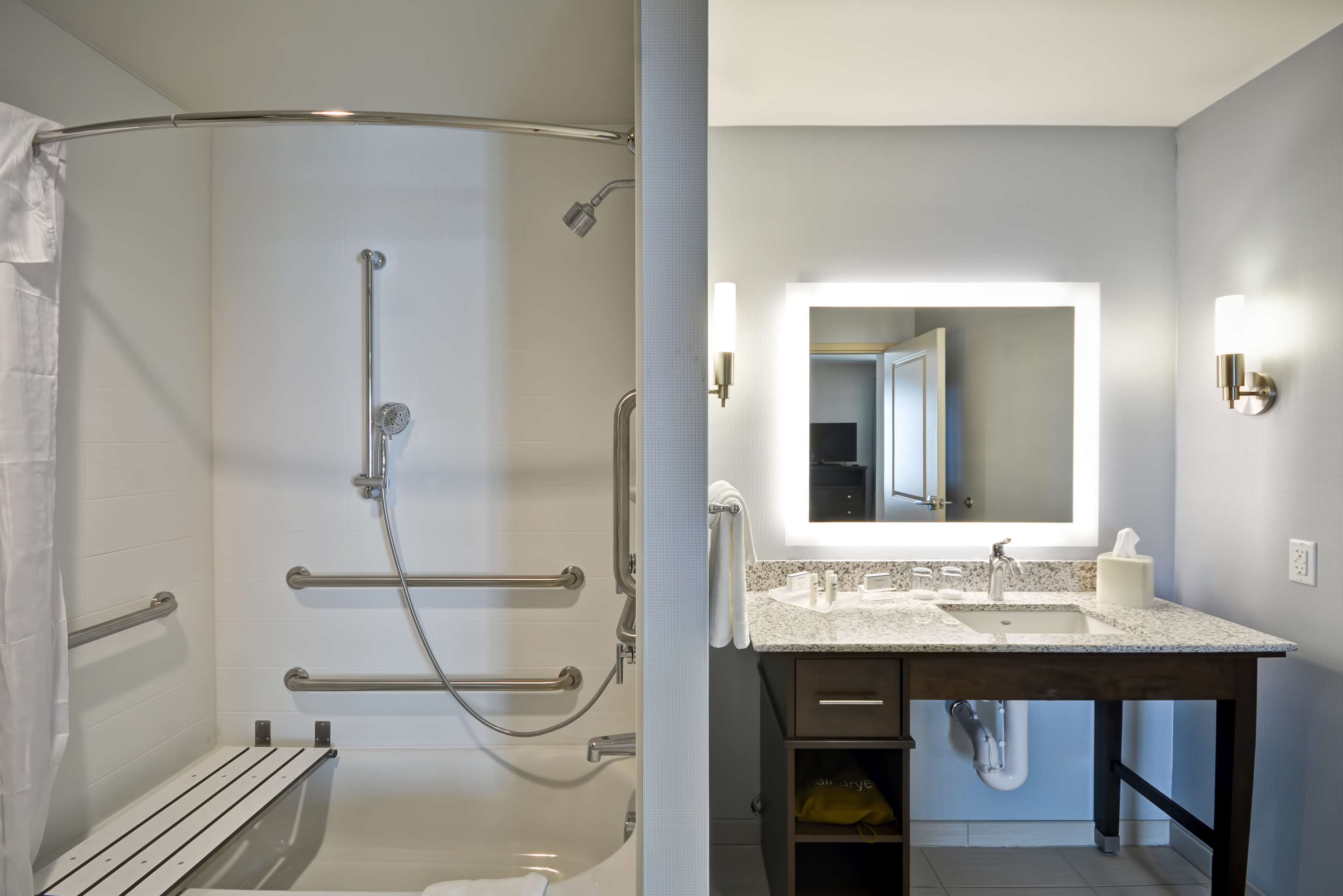 Guest room bath