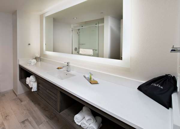  - Island House Hotel Orange Beach