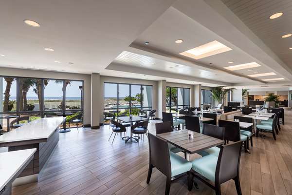 Bar - Island House Hotel Orange Beach