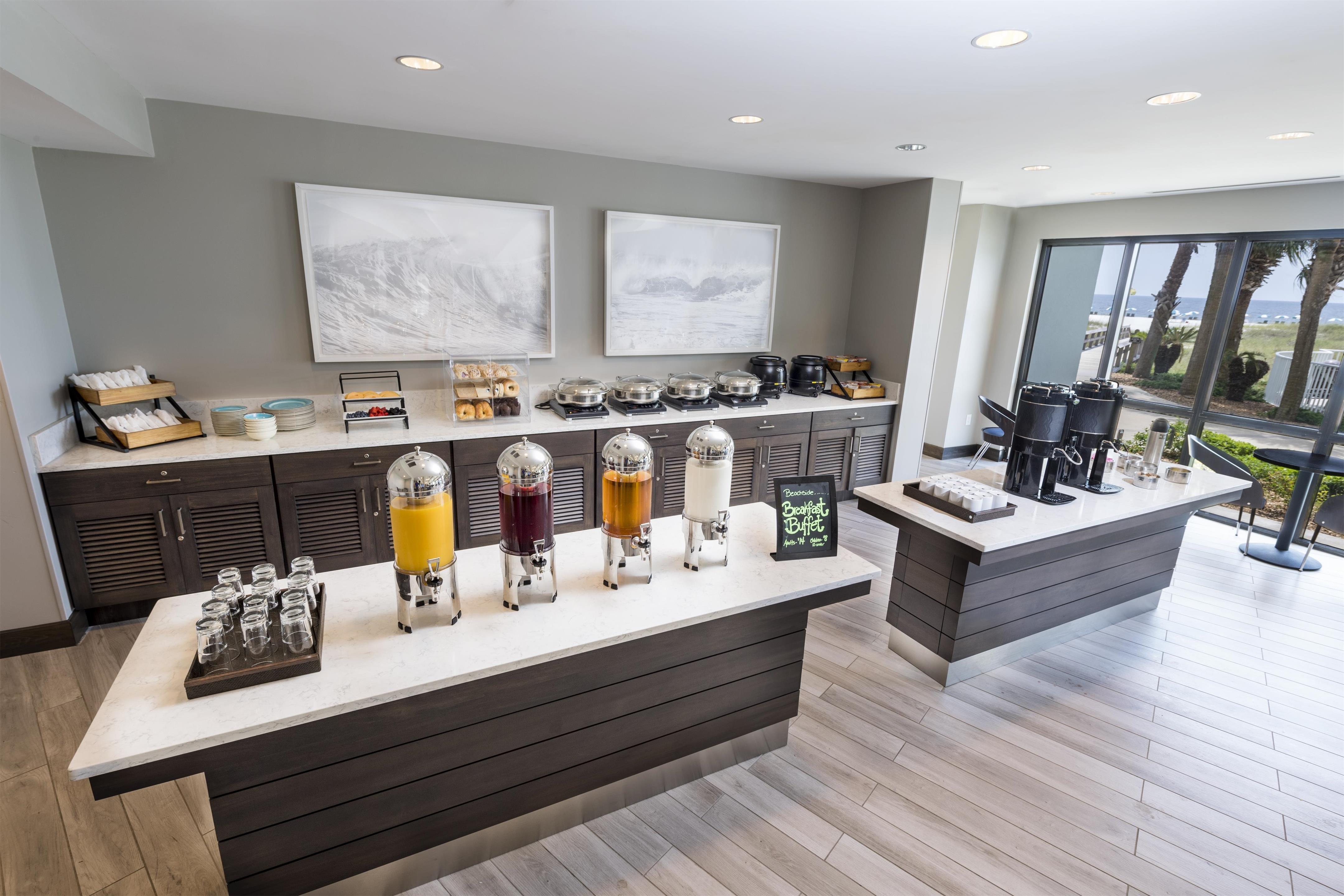 BarLounge | Island House Hotel Orange Beach - a DoubleTree by Hilton