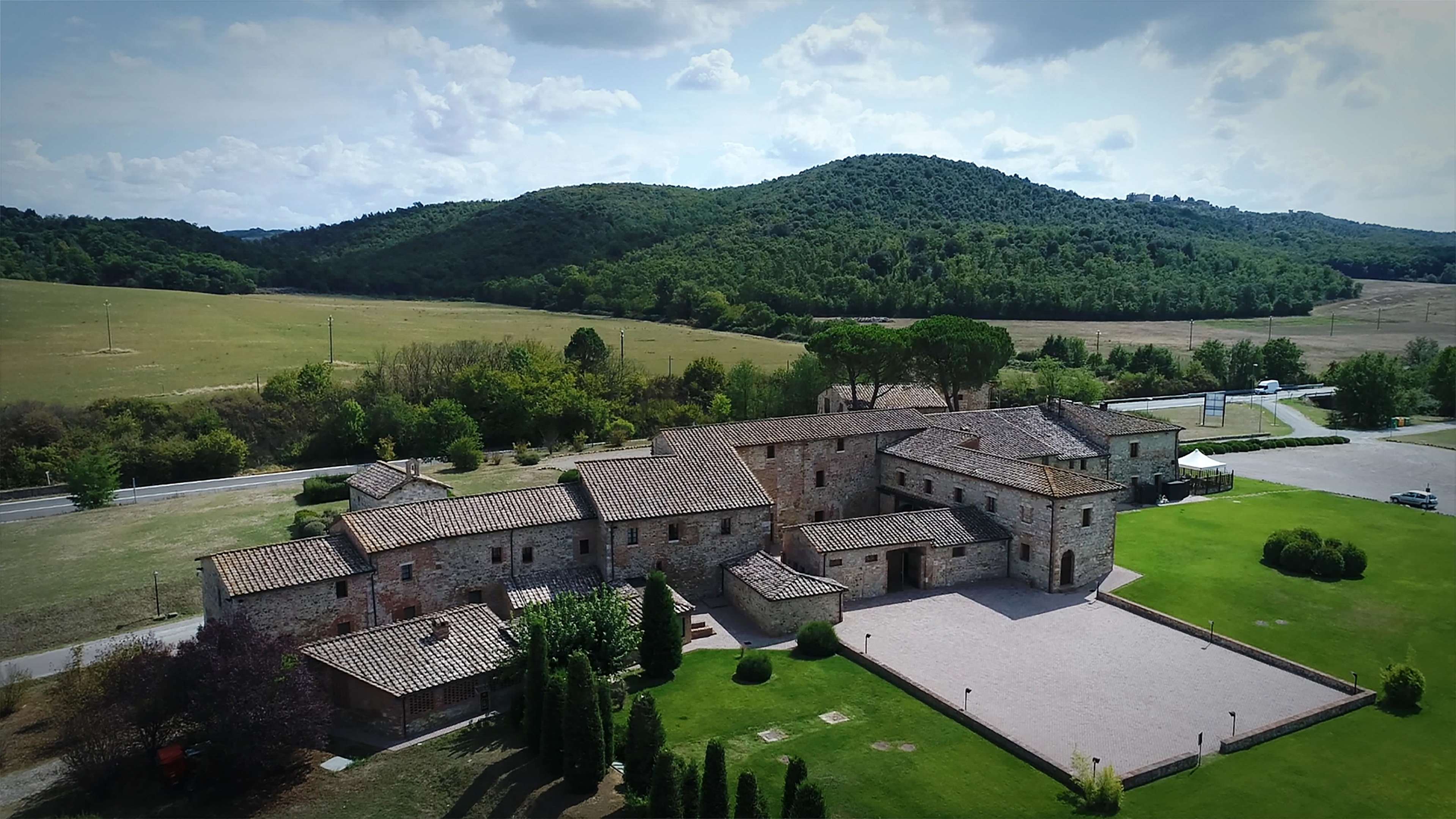 La Bagnaia Golf Spa Resort Siena Curio Collection Siena Price Address Reviews