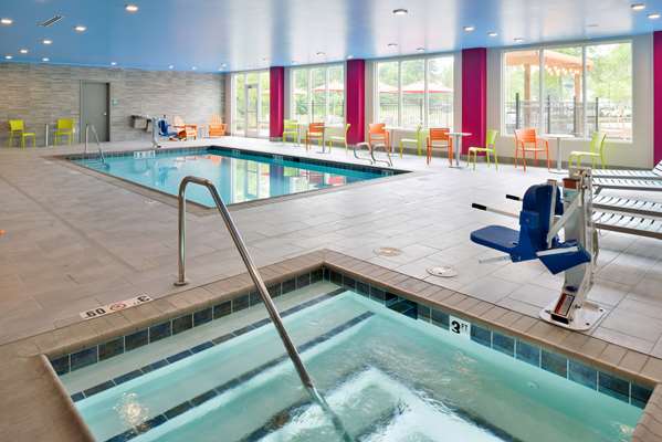 Pool - Home2 Suites by Hilton Dupont - I-5, Exit 119