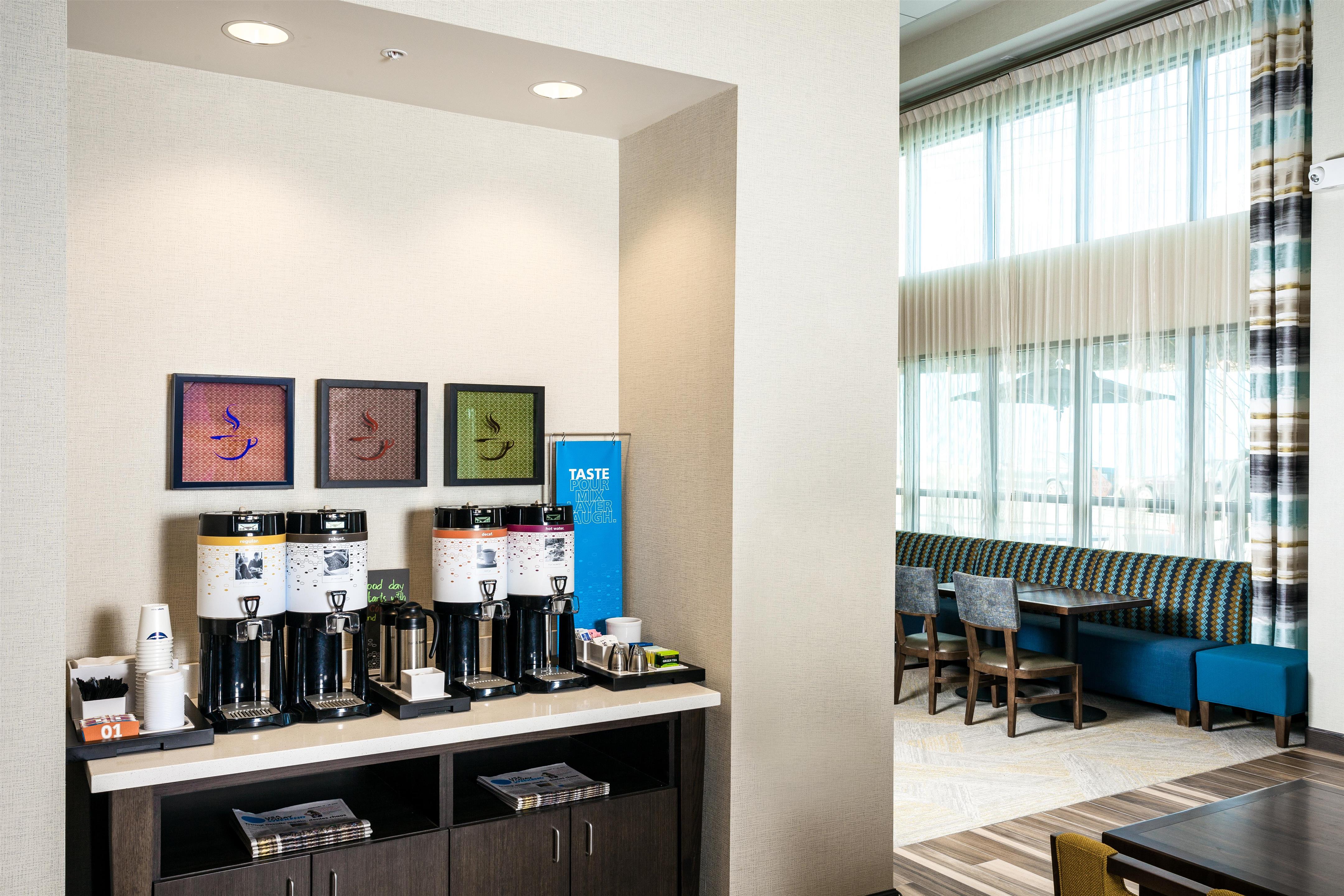 Restaurant | Hampton Inn & Suites by Hilton Seattle/Northgate