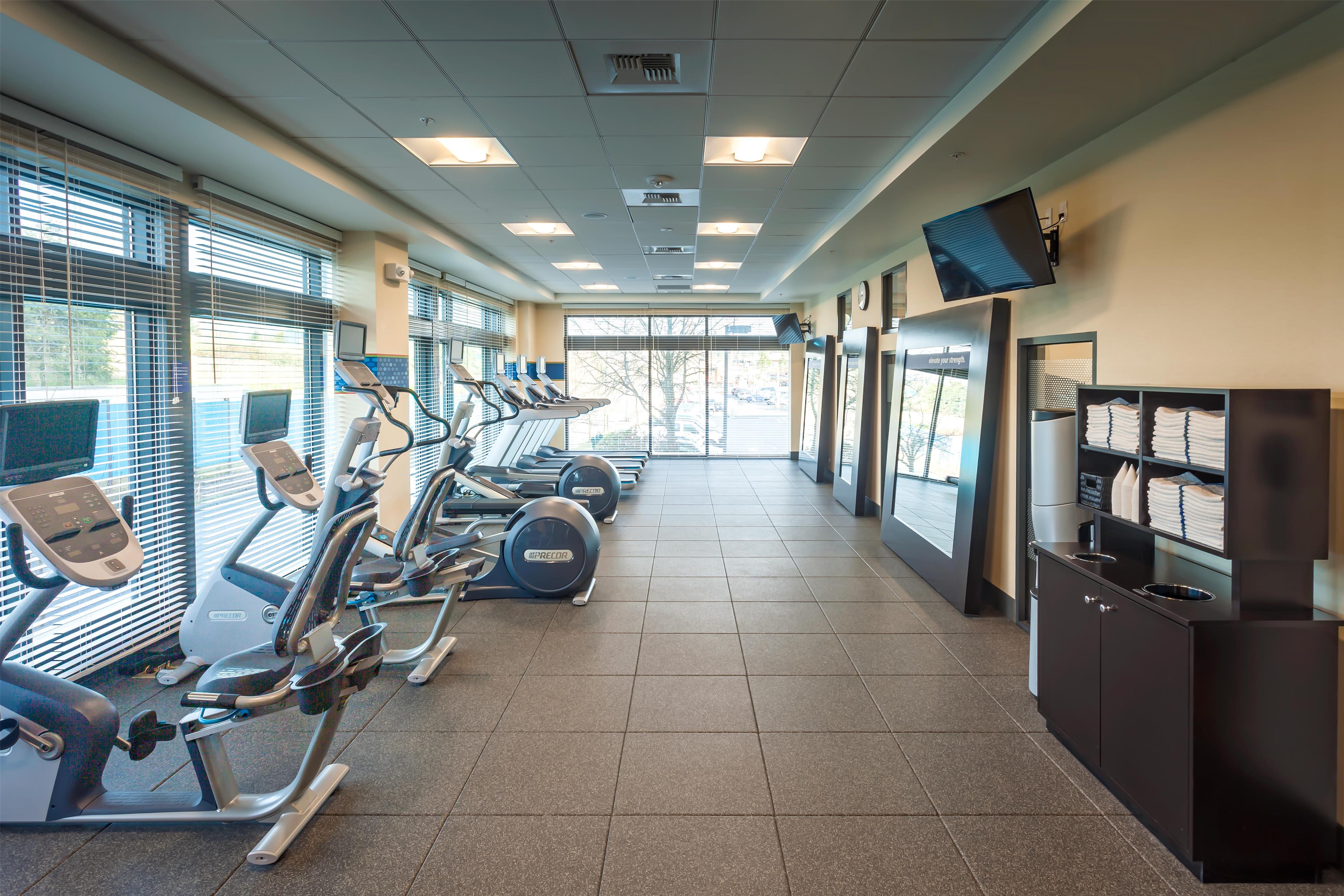 Health club fitness center gym | Hampton Inn & Suites by Hilton Seattle/Northgate