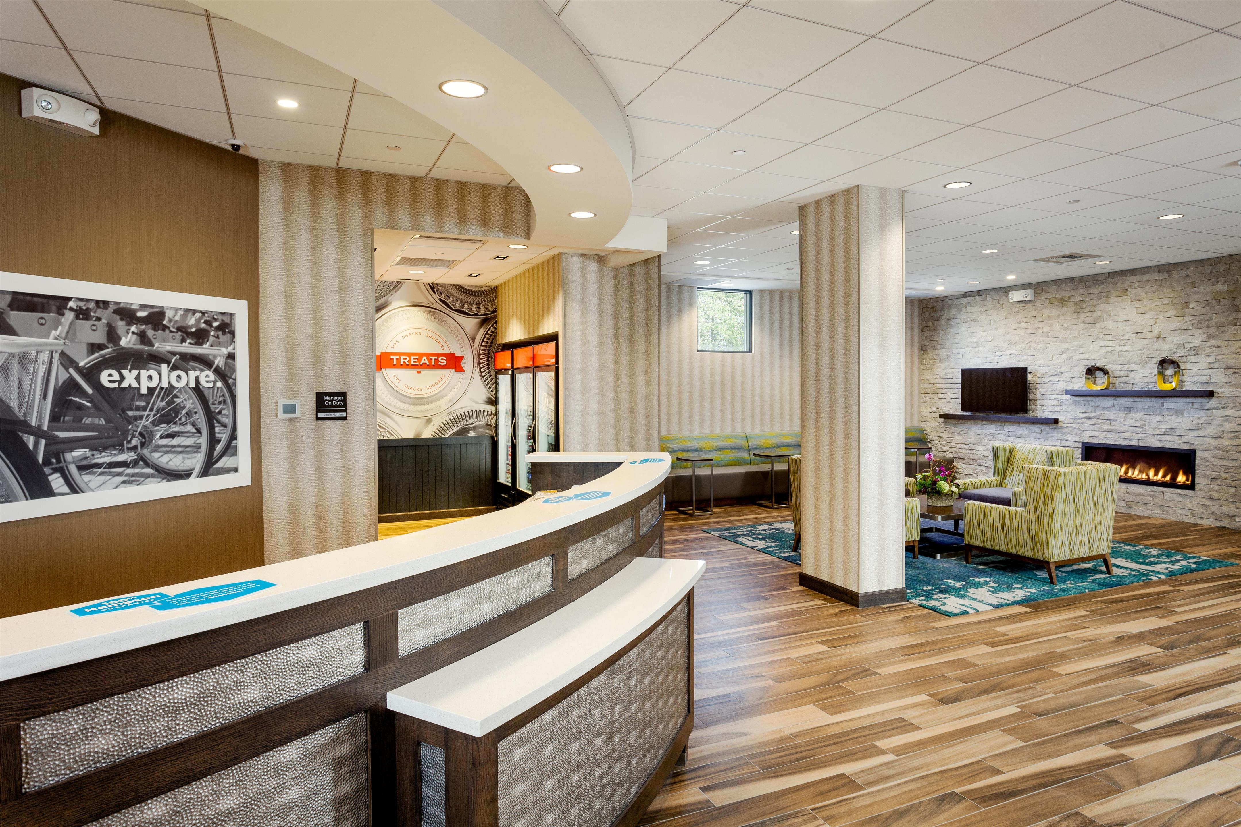 Reception | Hampton Inn & Suites by Hilton Seattle/Northgate