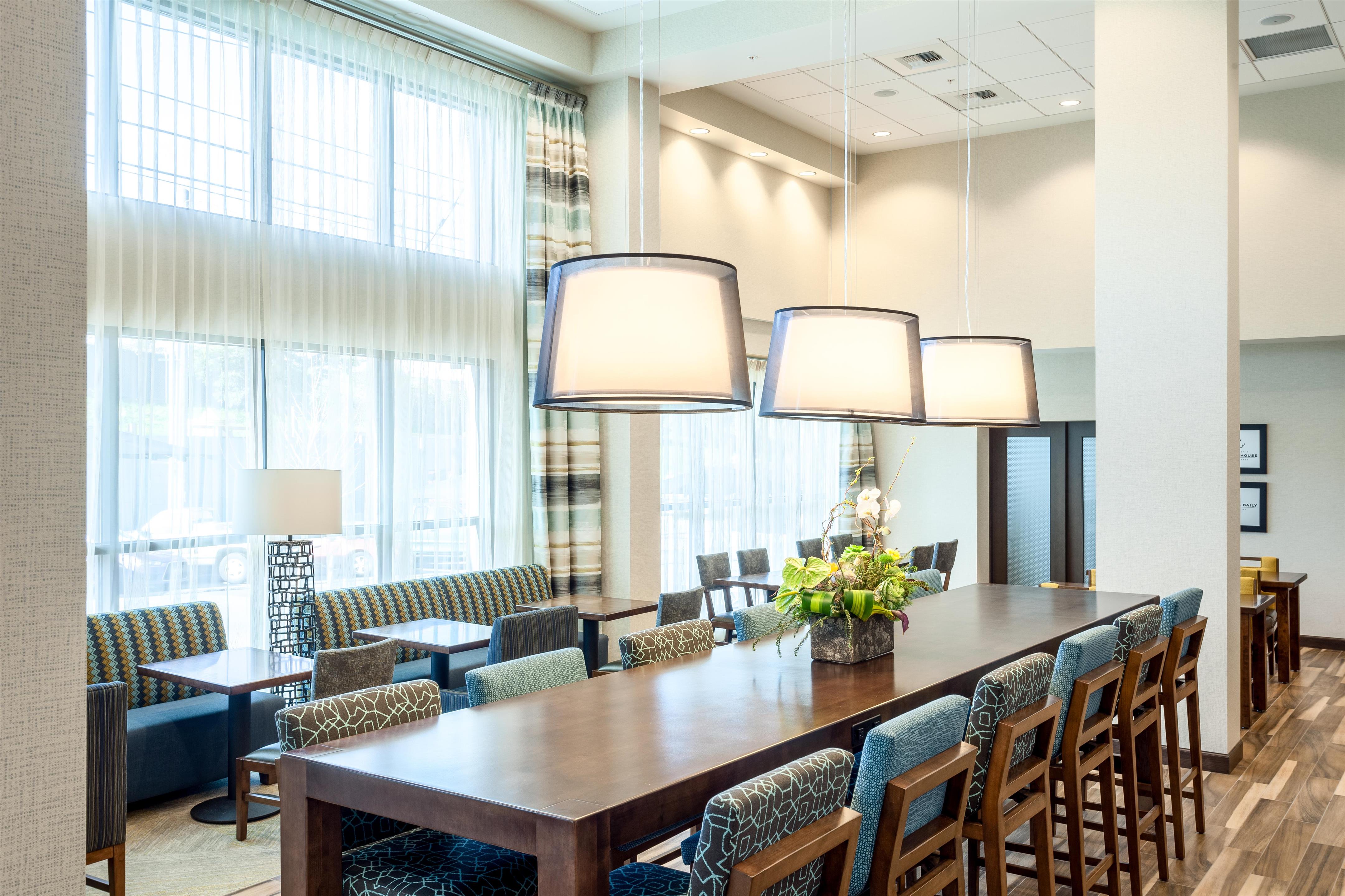 Reception | Hampton Inn & Suites by Hilton Seattle/Northgate