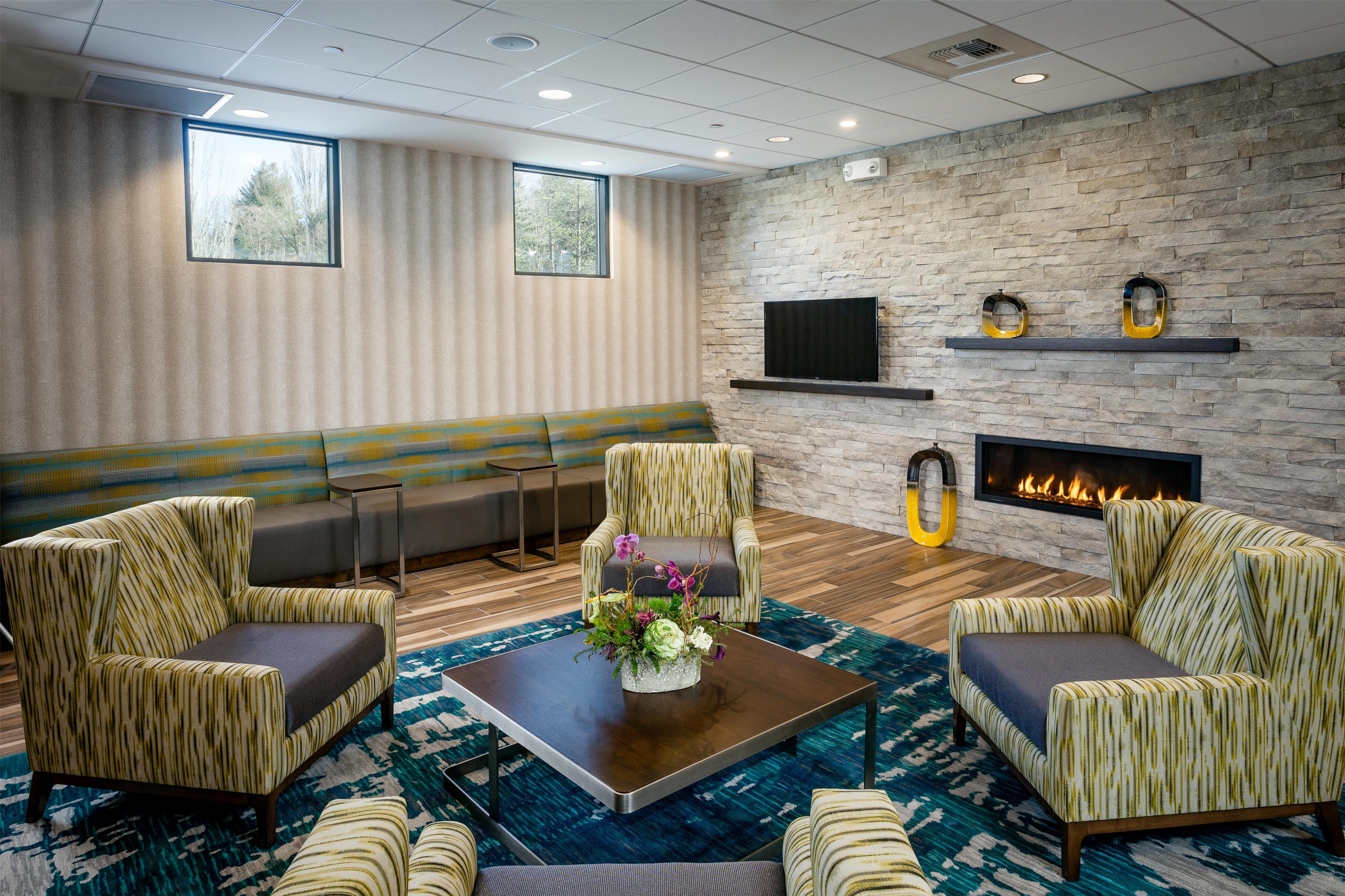 Reception | Hampton Inn & Suites by Hilton Seattle/Northgate