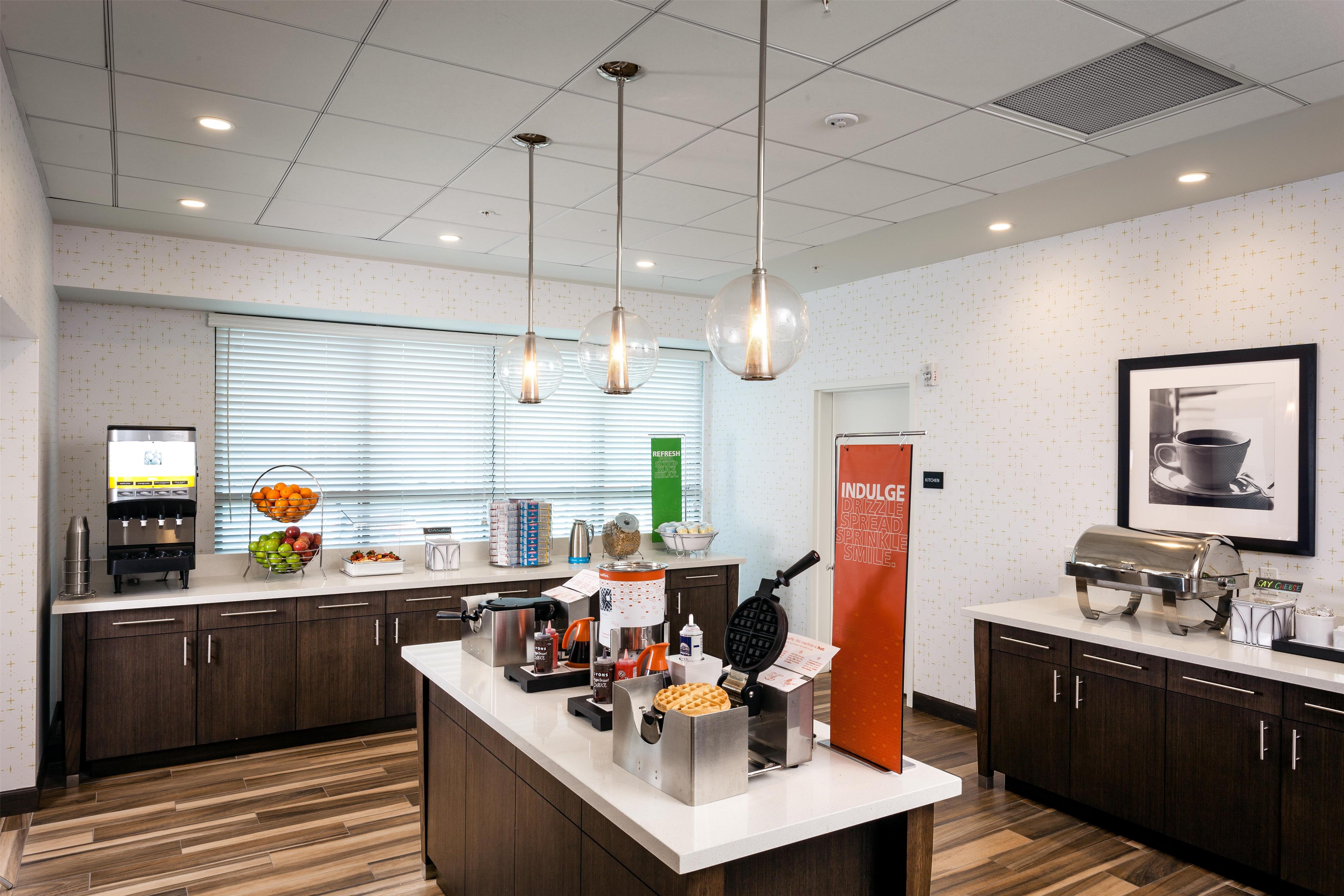 Restaurant | Hampton Inn & Suites by Hilton Seattle/Northgate