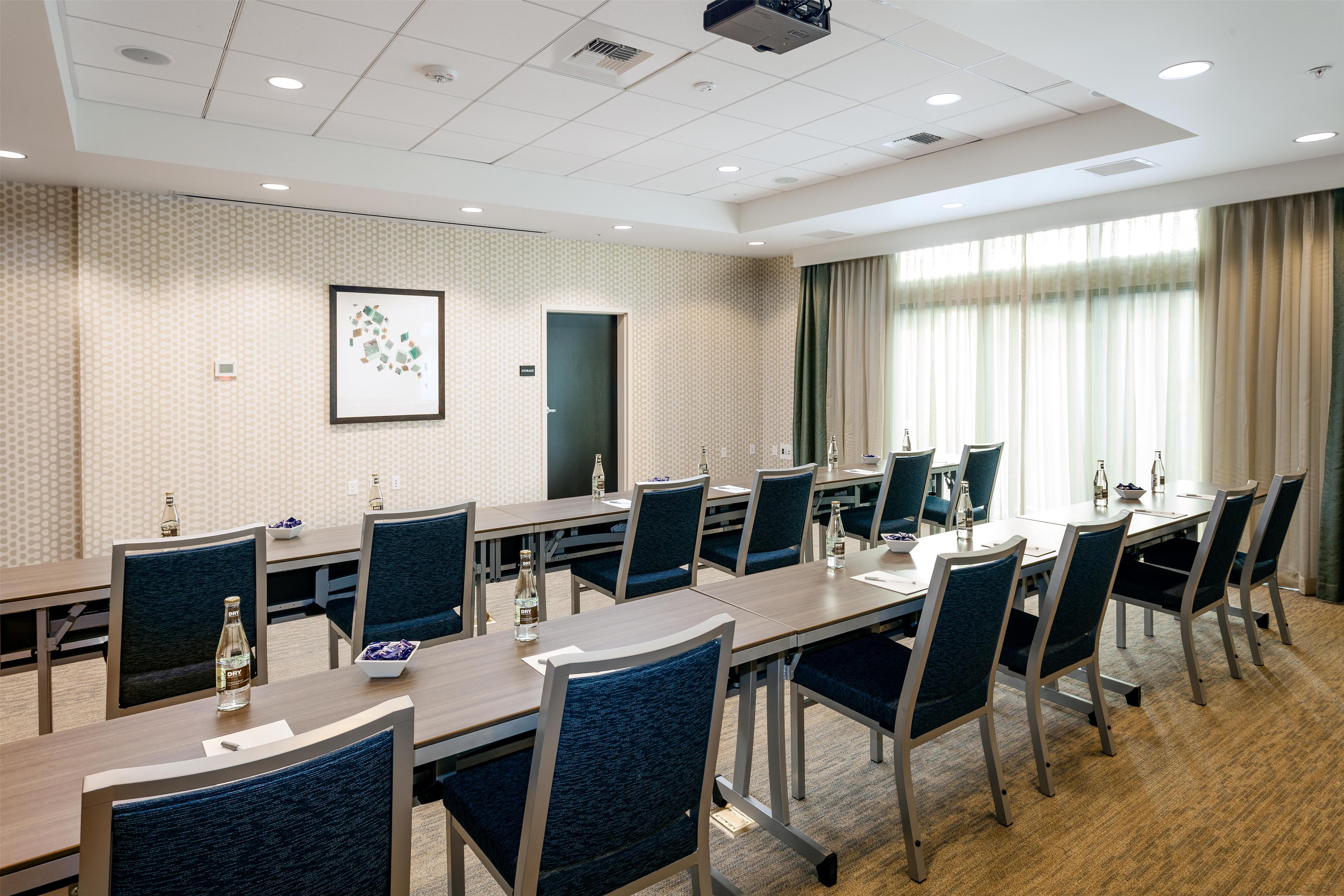 Meeting Room | Hampton Inn & Suites by Hilton Seattle/Northgate
