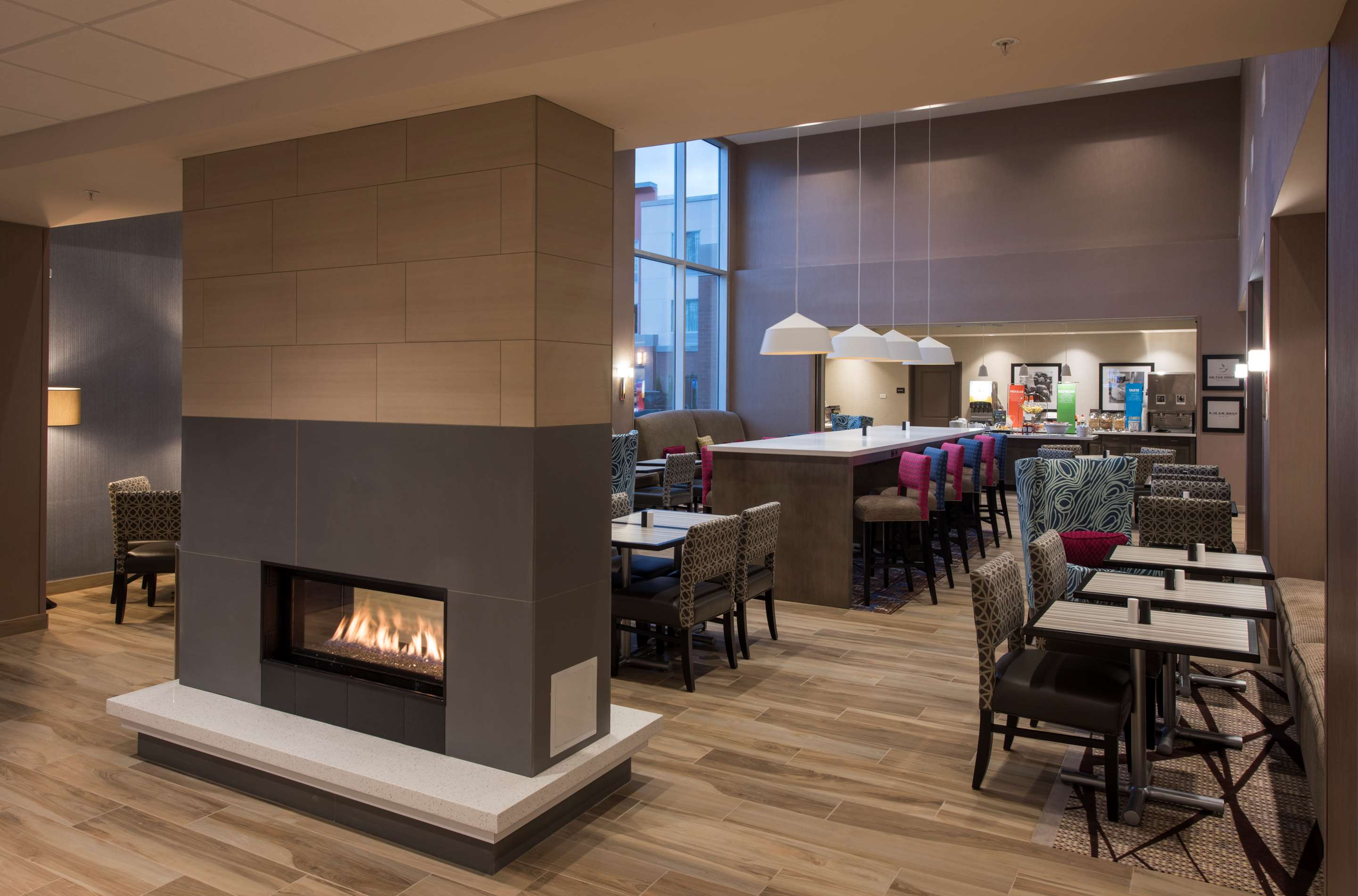 Reception | Hampton Inn & Suites Seattle/Redmond