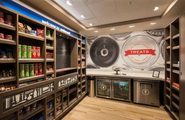 Restaurant - Hampton Inn & Suites Redmond