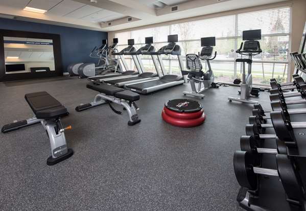 Fitness/ Exercise Room - Hampton Inn & Suites Redmond