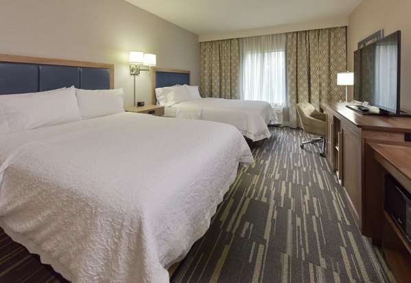  - Hampton Inn & Suites Redmond