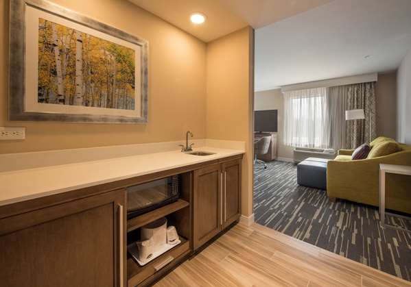 - Hampton Inn & Suites Redmond