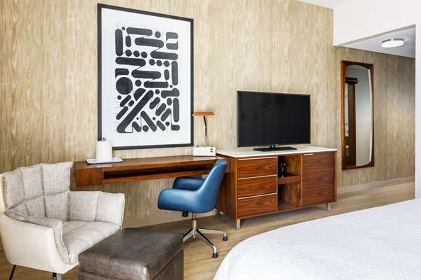  - Hampton Inn & Suites Downtown Santa Monica