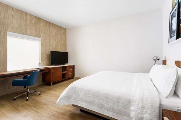  - Hampton Inn & Suites Downtown Santa Monica