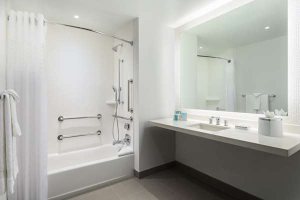  - Hampton Inn & Suites Downtown Santa Monica