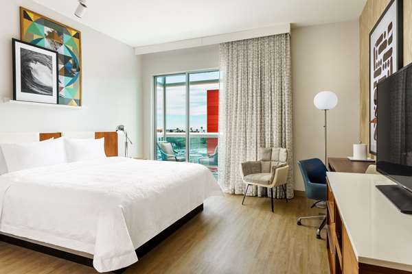  - Hampton Inn & Suites Downtown Santa Monica