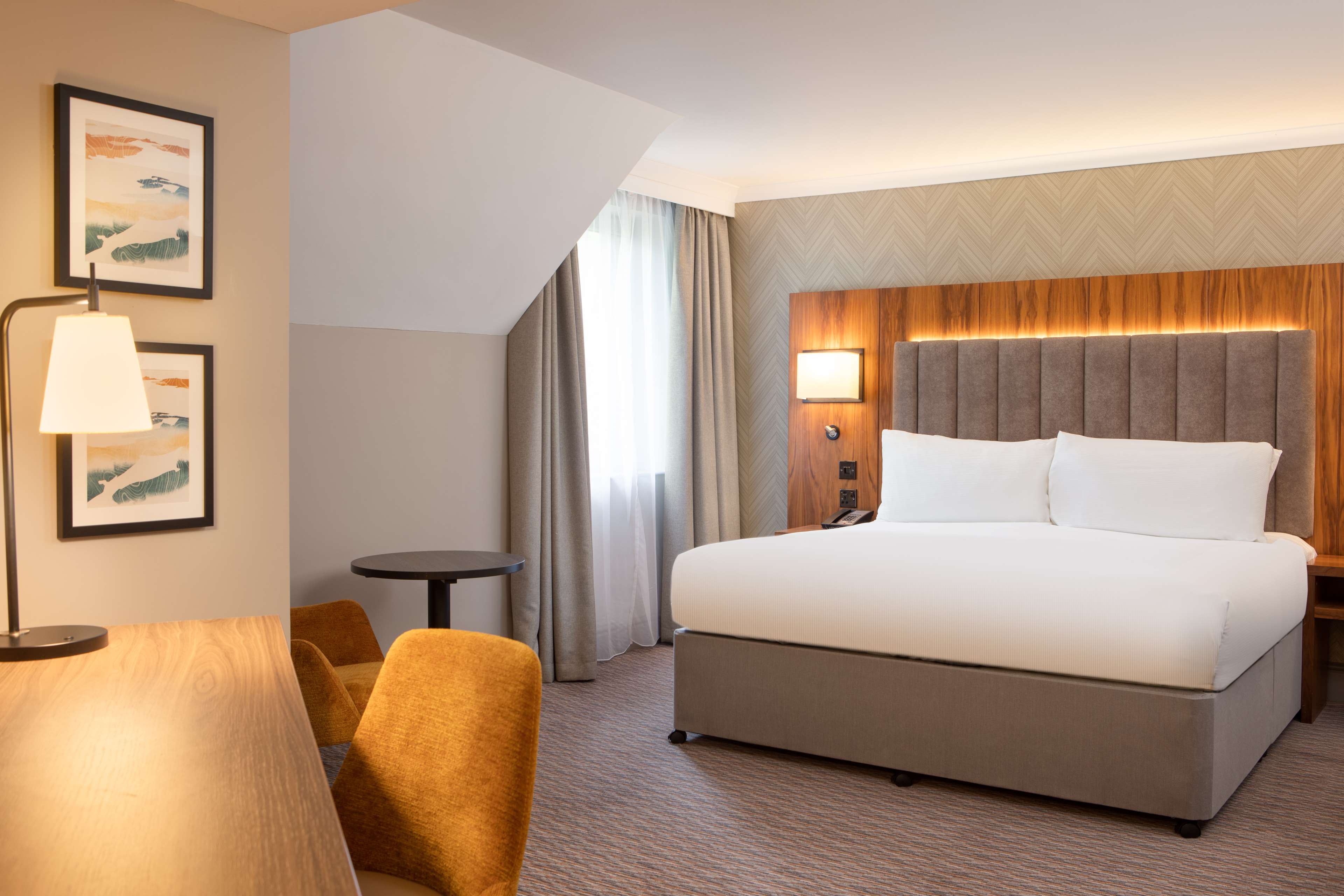 DoubleTree by Hilton Hotel Southampton Room Type - KING JUNIOR SUITE
