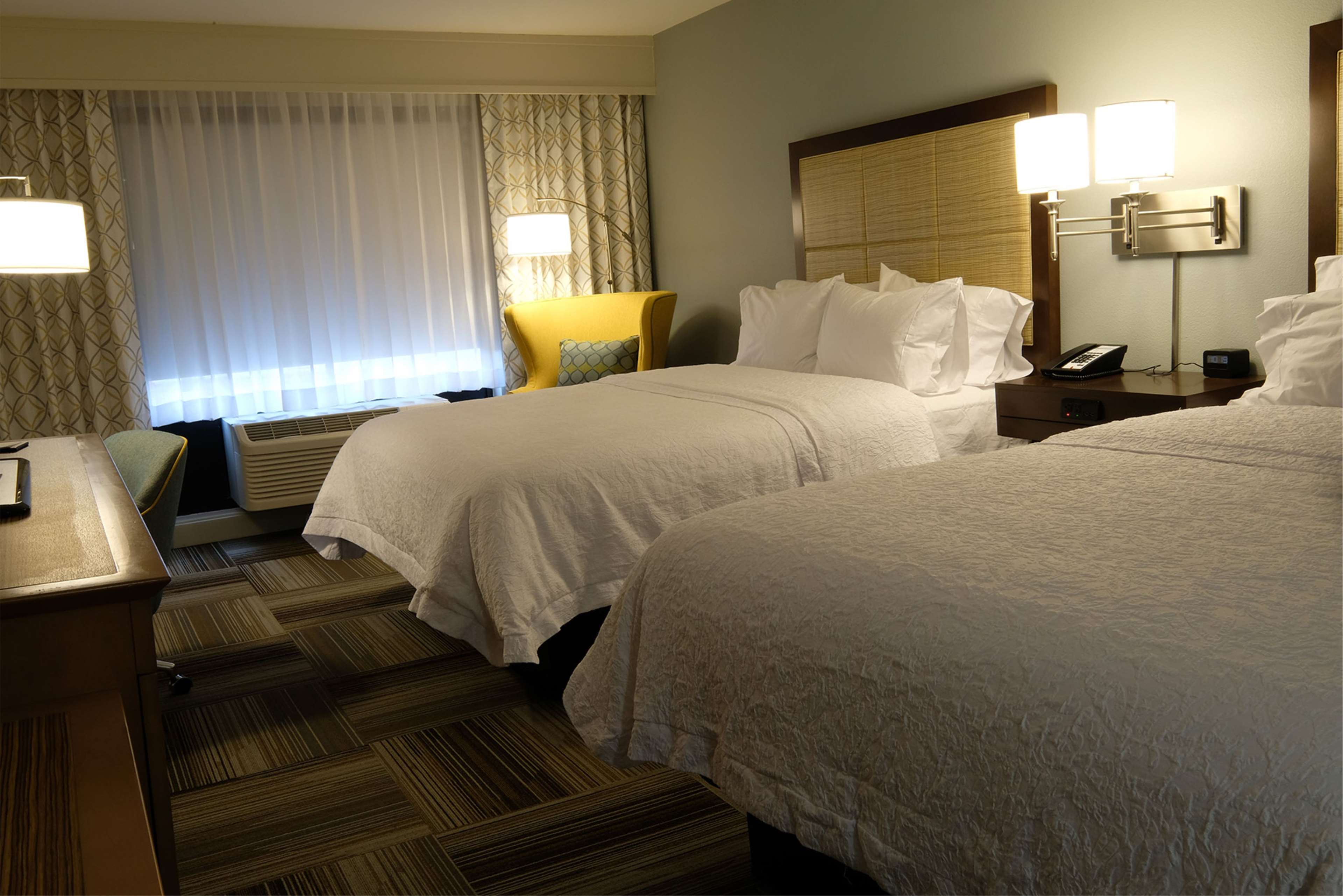 Hampton Inn Searcy - Tap to explore photos