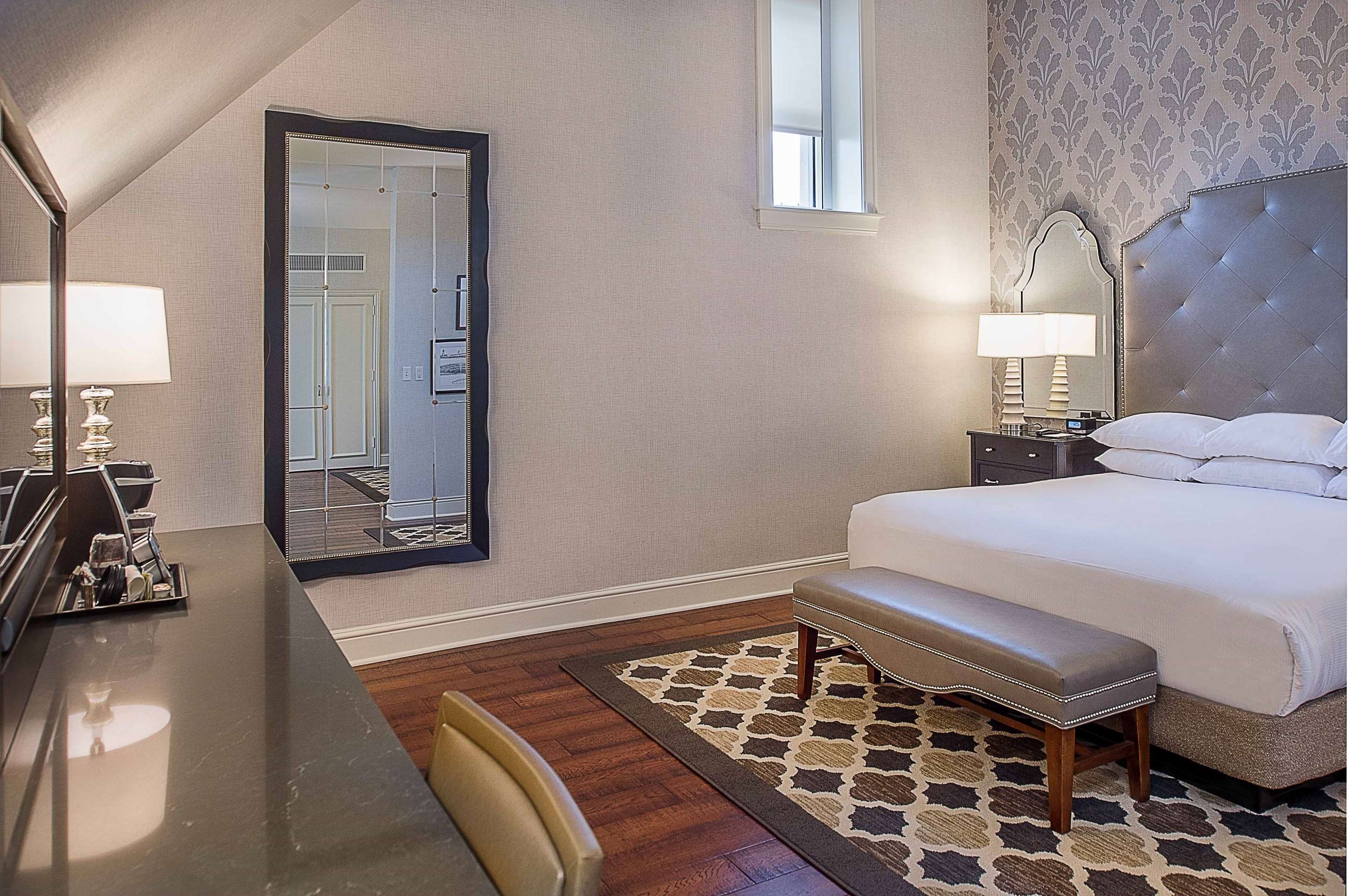 Guest room