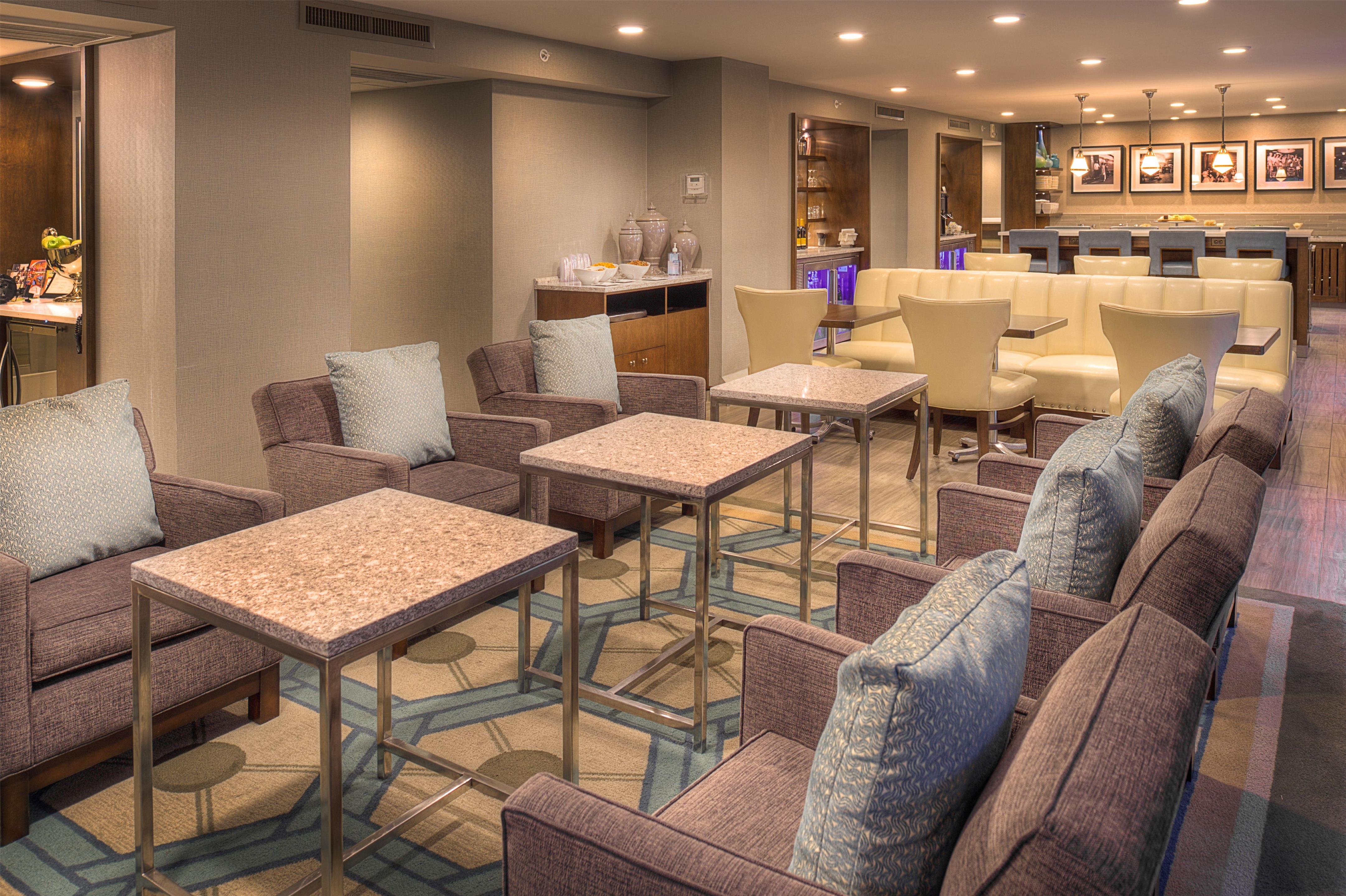 Breakfast Area | St. Louis Union Station Hotel, Curio Collection by Hilton