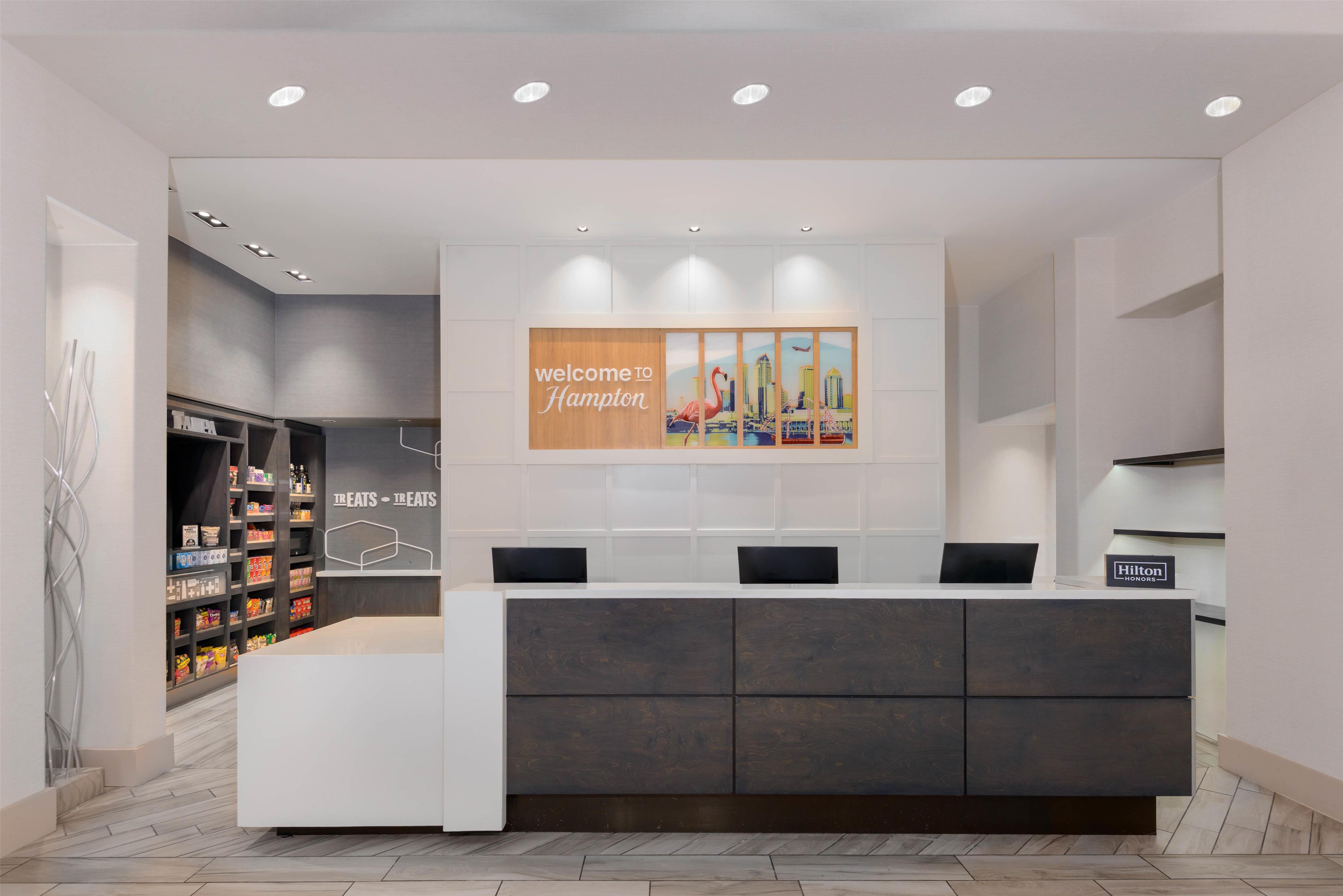 Reception | Hampton Inn & Suites Tampa Airport Avion Park Westshore