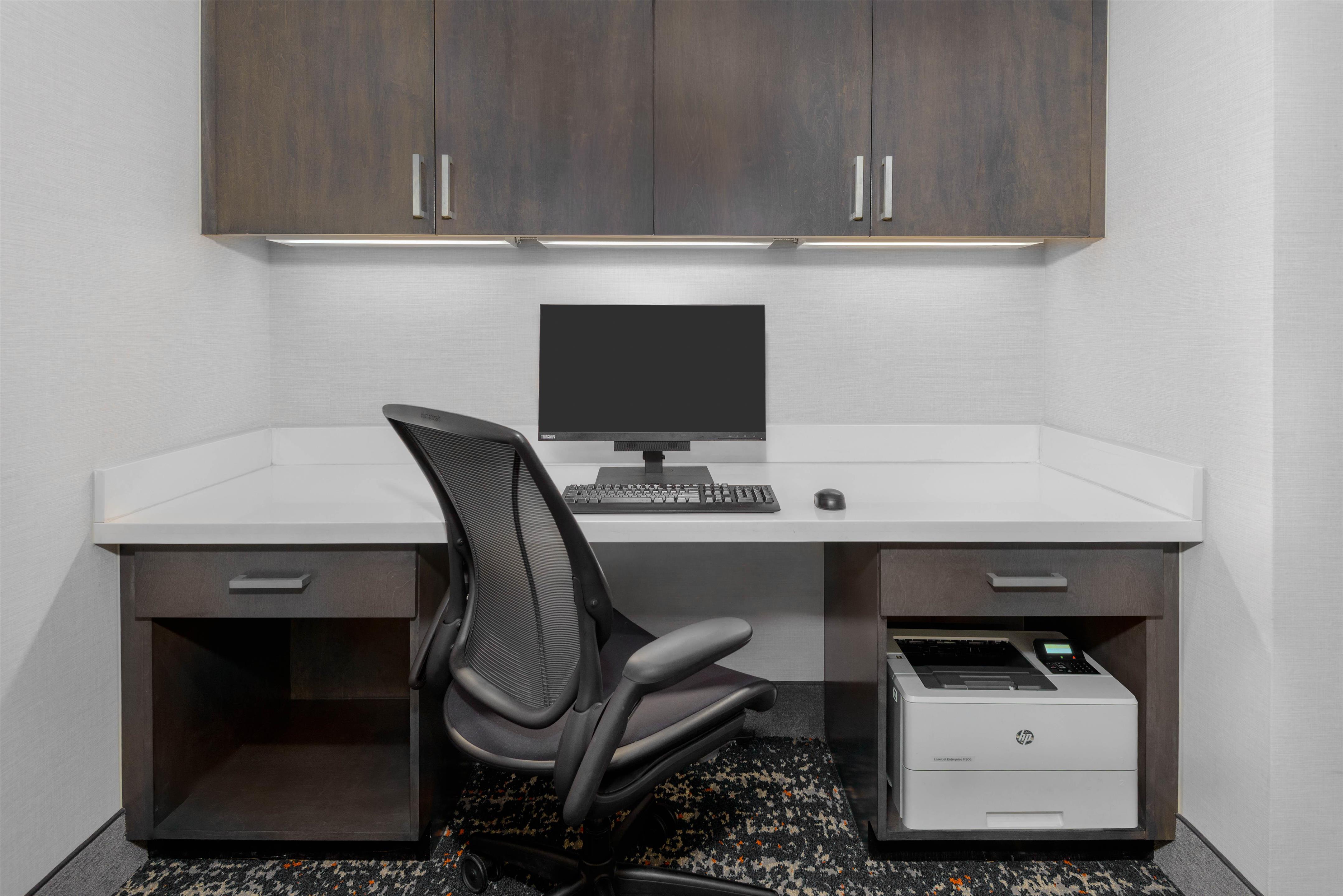 Business Center | Hampton Inn & Suites Tampa Airport Avion Park Westshore