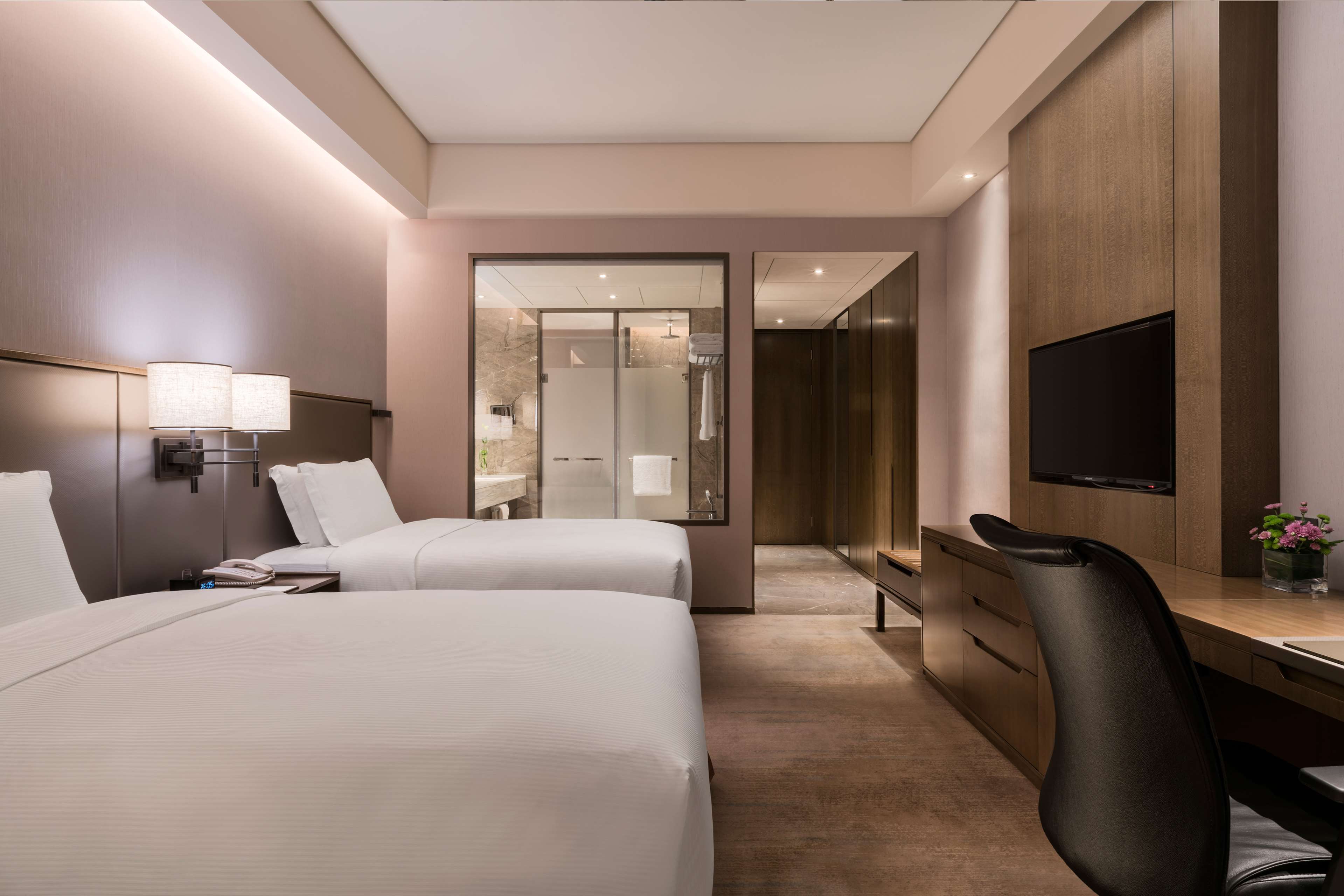 DoubleTree by Hilton Hotel Shiyan Room Type - TWIN EXECUTIVE ROOM