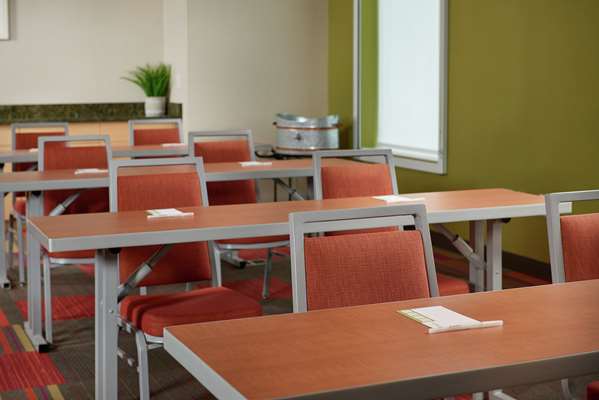  - Home2 Suites by Hilton West Youngstown - I-80, Exit 223